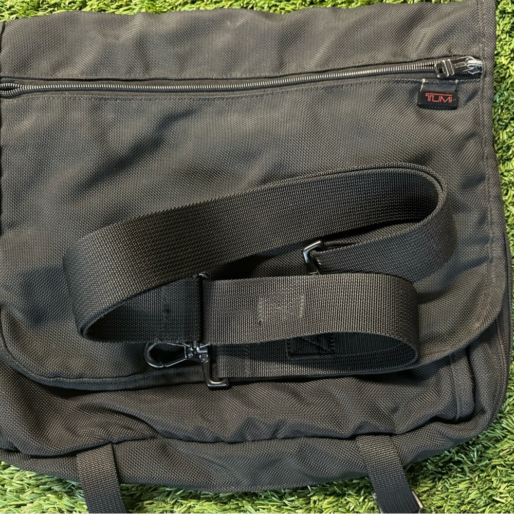 Vintage Tumi messenger bag